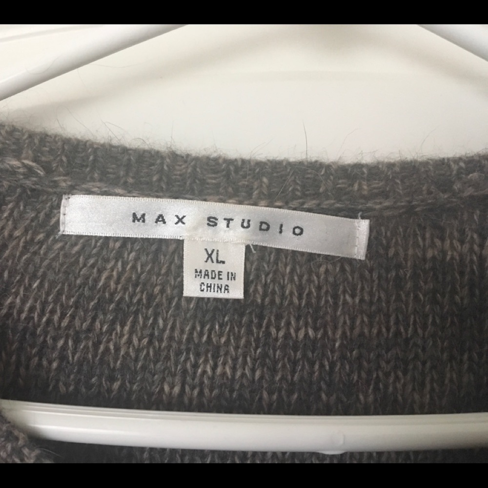 Sweater - Picture 3 of 3